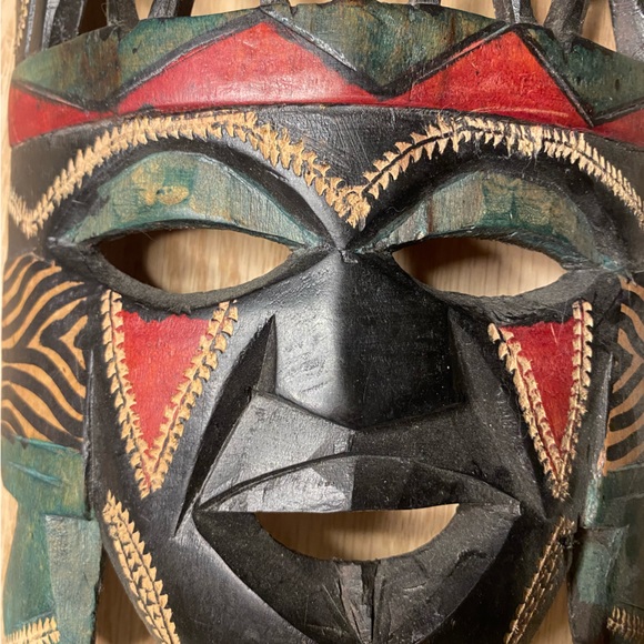 Hand carved, wooden wall decor - Picture 3 of 4